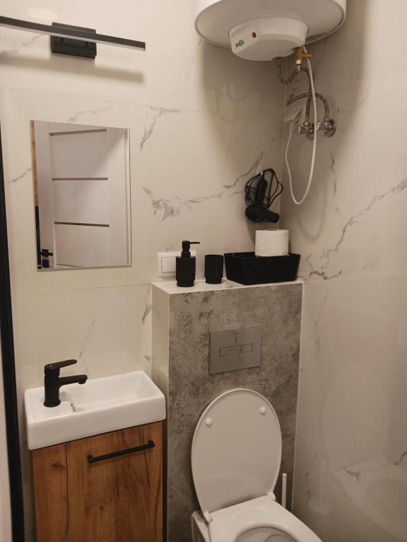 Kúpeľňa v ubytovaní Apartamenty Marco 3 przy Dworcu-Stare Miasto-Super Wi Fi