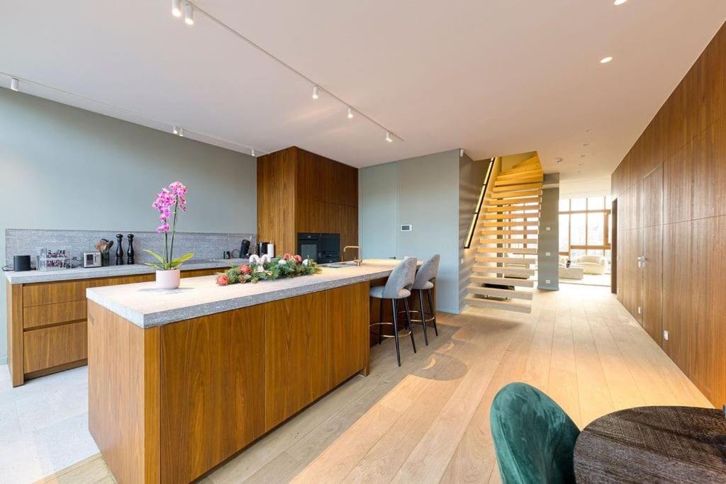 SoBo-Worli apartment prices in Western suburb: Are Borivali, Goregaon ... - Penthouse Apartment Price