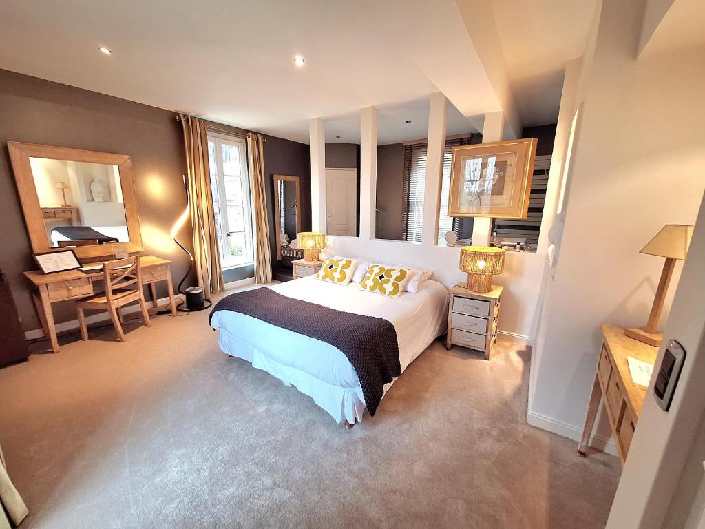 Domaine de Joinville - Suite De Luxe Avec Bain De Spa