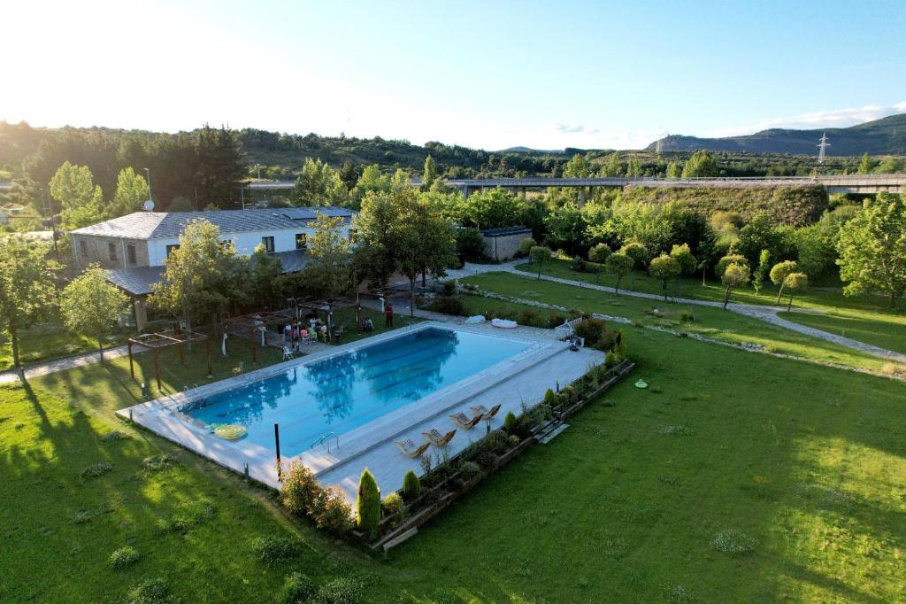 Bazén v ubytování Hotel rural Finca Vivaldi Nature & Spa nebo v jeho okolí