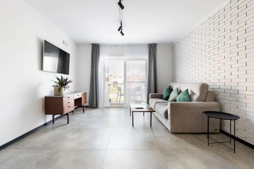 Stay-Sliema centrally located retro one bedroom