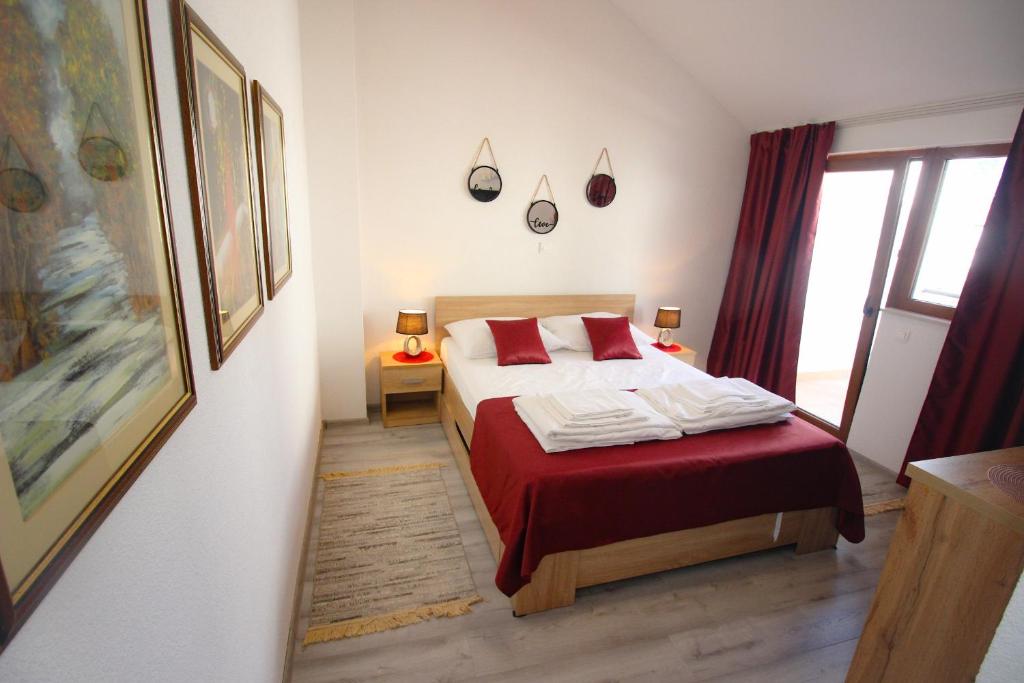 Postel nebo postele na pokoji v ubytování Villa Deny Mostar - with free parking