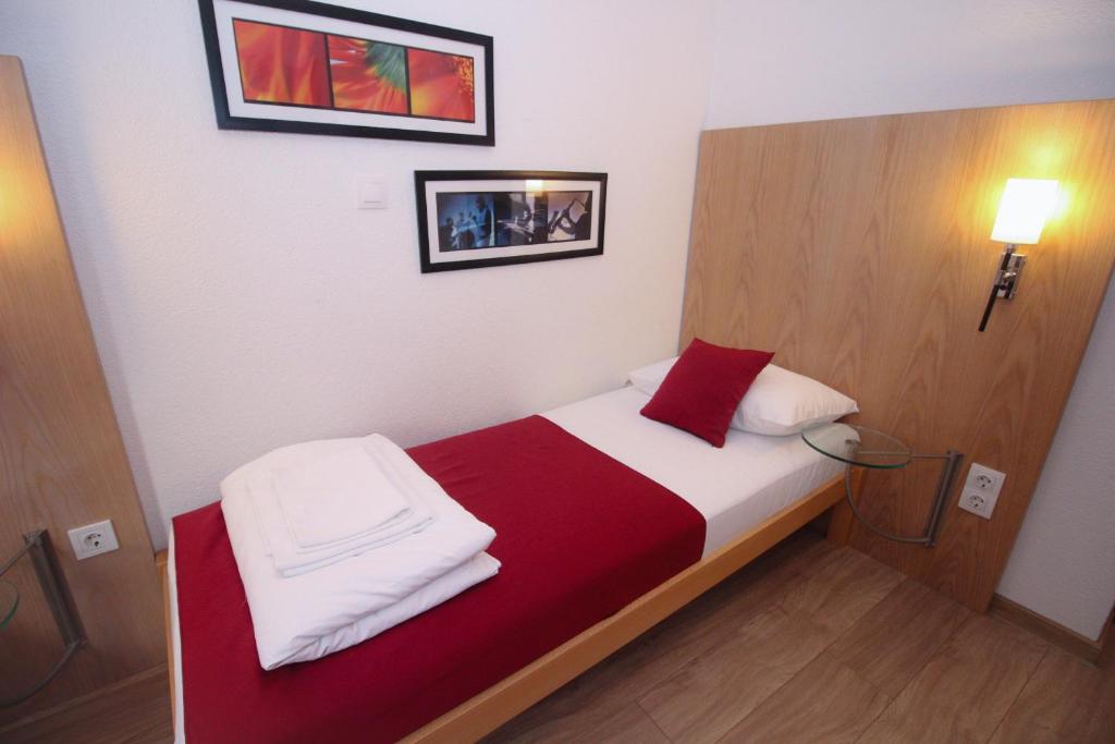 Postel nebo postele na pokoji v ubytování Villa Deny Mostar - with free parking