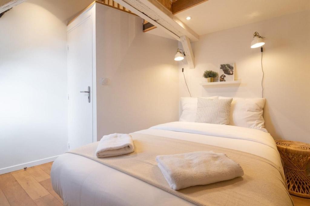 Posteľ alebo postele v izbe v ubytovaní Unique 3 bed house in Old Lille!