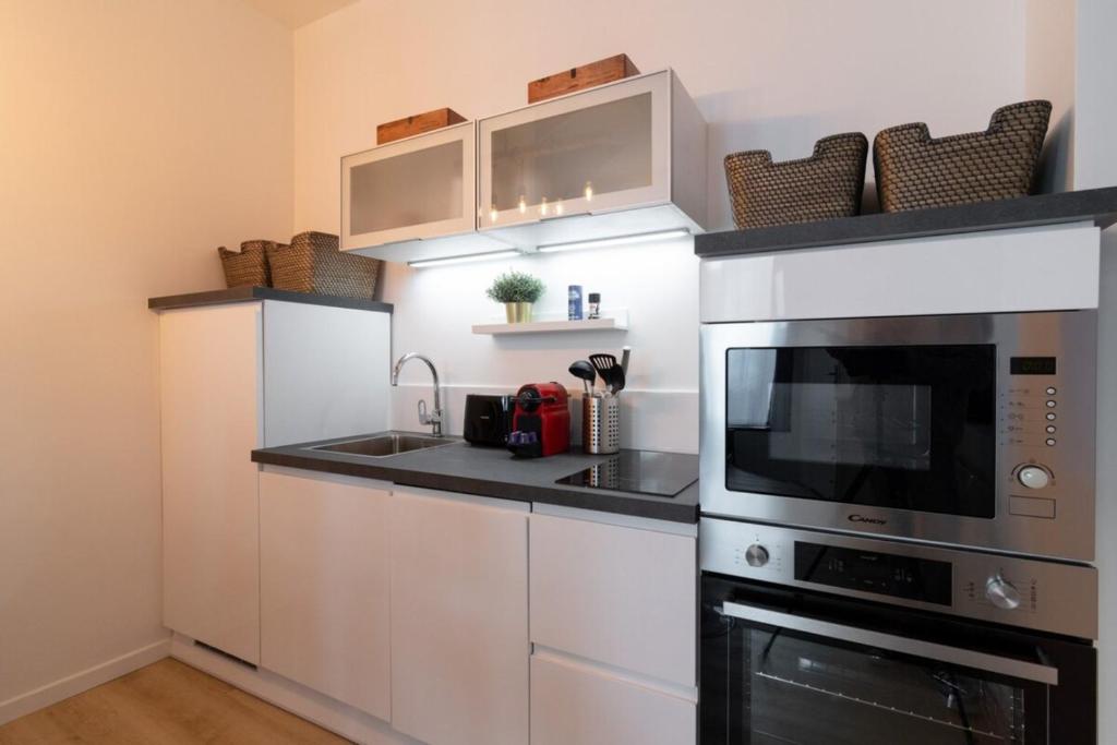 Kuchyňa alebo kuchynka v ubytovaní Unique 3 bed house in Old Lille!