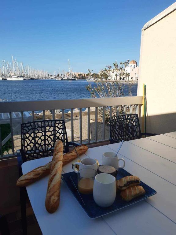 Photo de la galerie de l'établissement Appartement RDC vue mer - GRUISSAN, à Gruissan