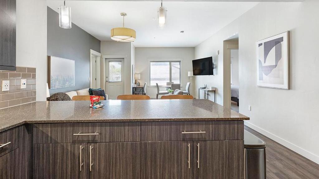 Curated visual reference: Gallery Detail: Landing Modern Apartment With Amazing Amenities Id6640 Sandy