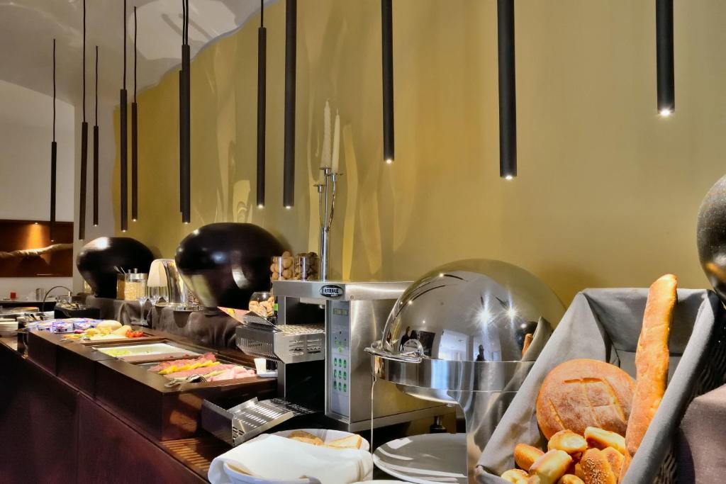 Hotel Federico II Central Palace - Resim 10