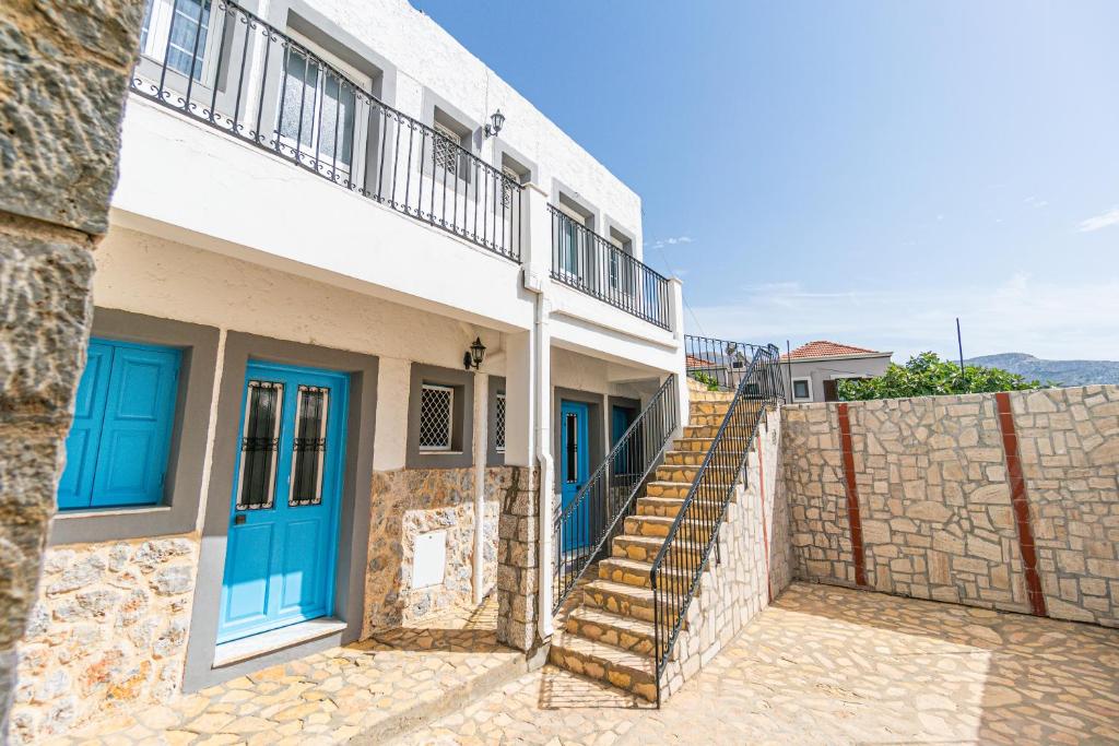 Nespecifikovaný výhled na hory nebo výhled na hory při pohledu z aparthotelu