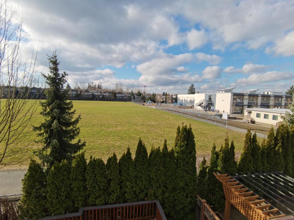 Luxurious house in willoughby center, Langley (updated prices 2024)