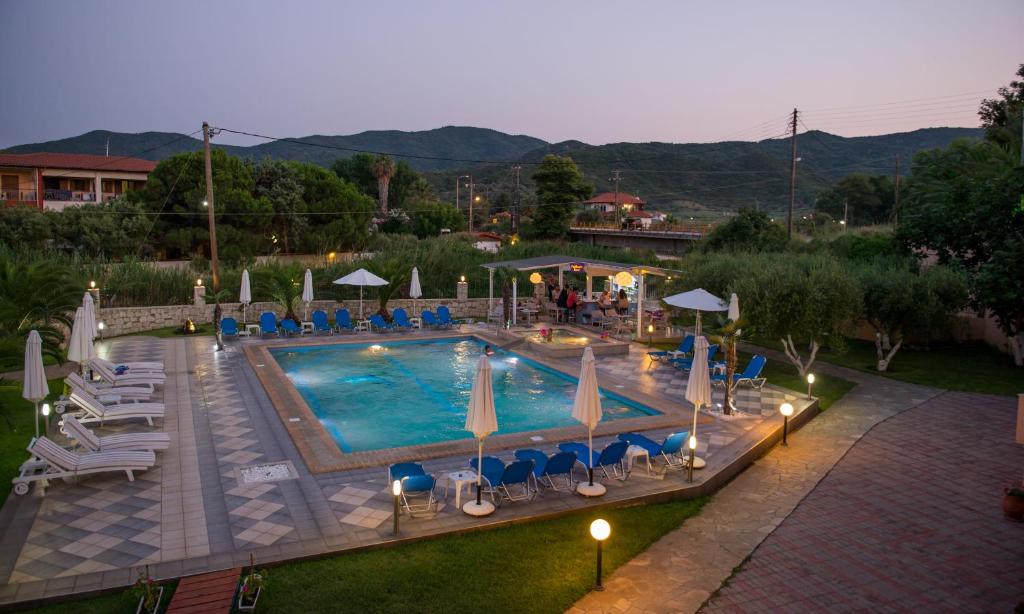 Bazén v ubytování Hotel Stefani nebo v jeho okolí