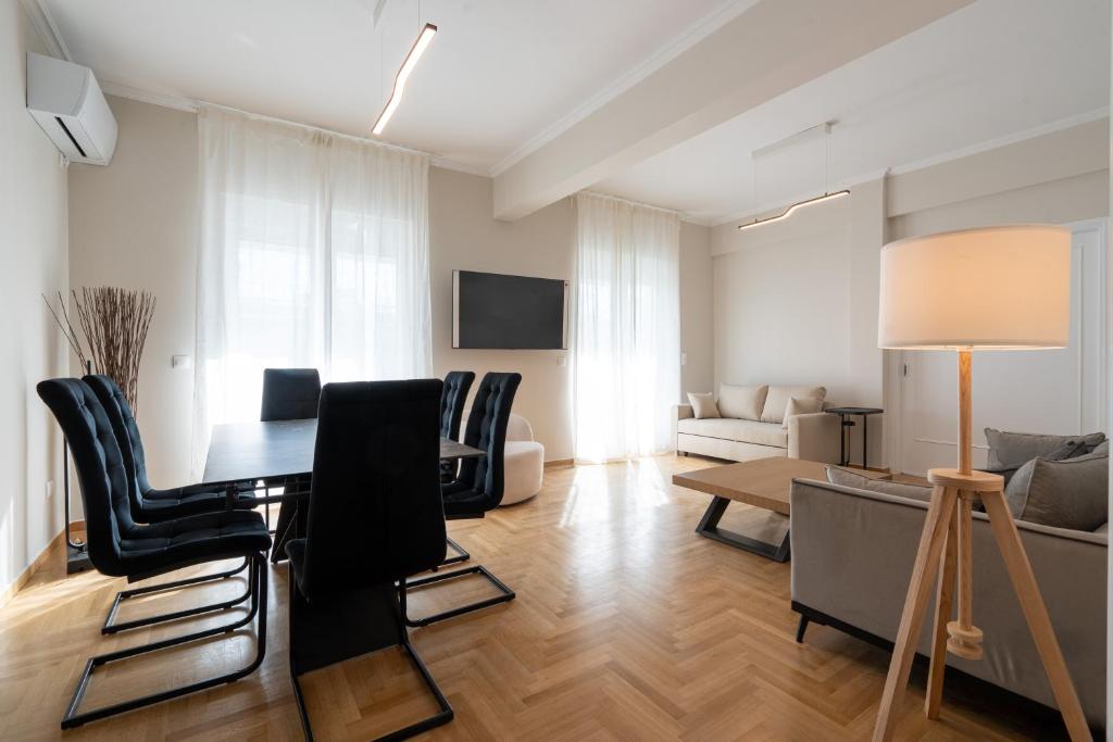Corner Penthouse in Acropolis
