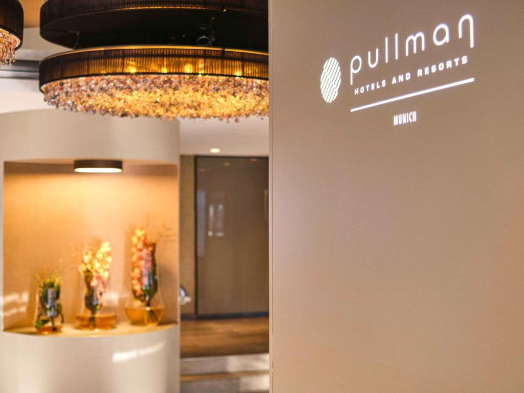 Certifikát, hodnocení, plakát nebo jiný dokument vystavený v ubytování Pullman Munich