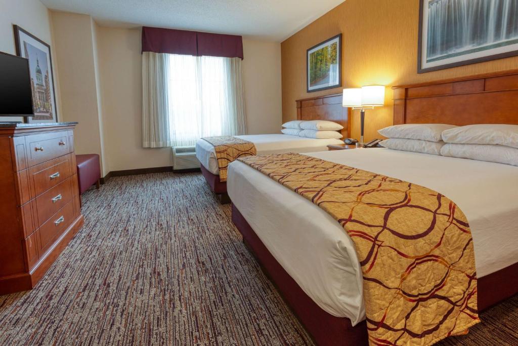 Drury Inn & Suites Indianapolis Northeast - Superior Suite