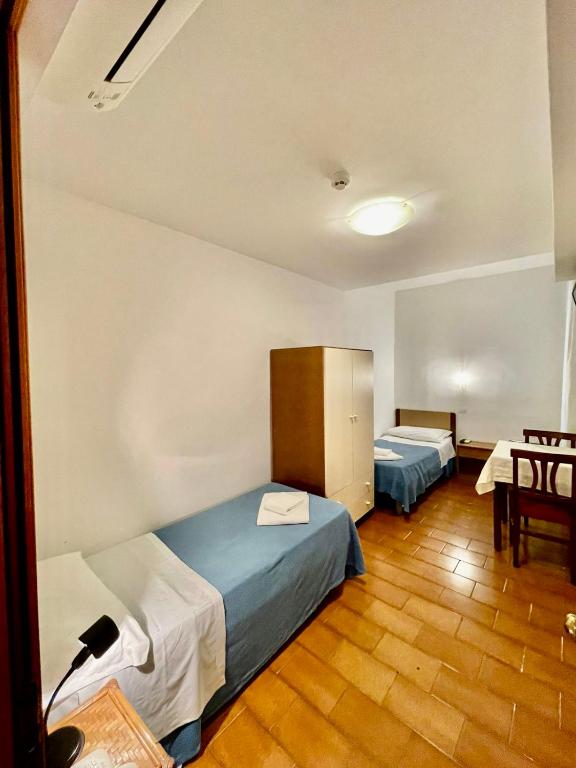 
Standard Twin Room with Canal View
