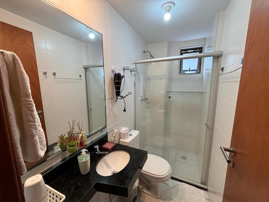 Koupelna v ubytování Apartamentos 250m da Orla -Edifício Nugali- Castelo B Temporada