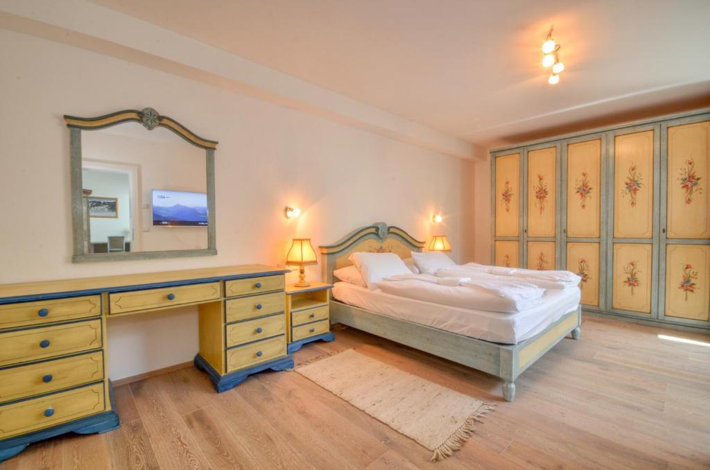 Posteľ alebo postele v izbe v ubytovaní Eichenhof Top 2 - by Alpen Apartments