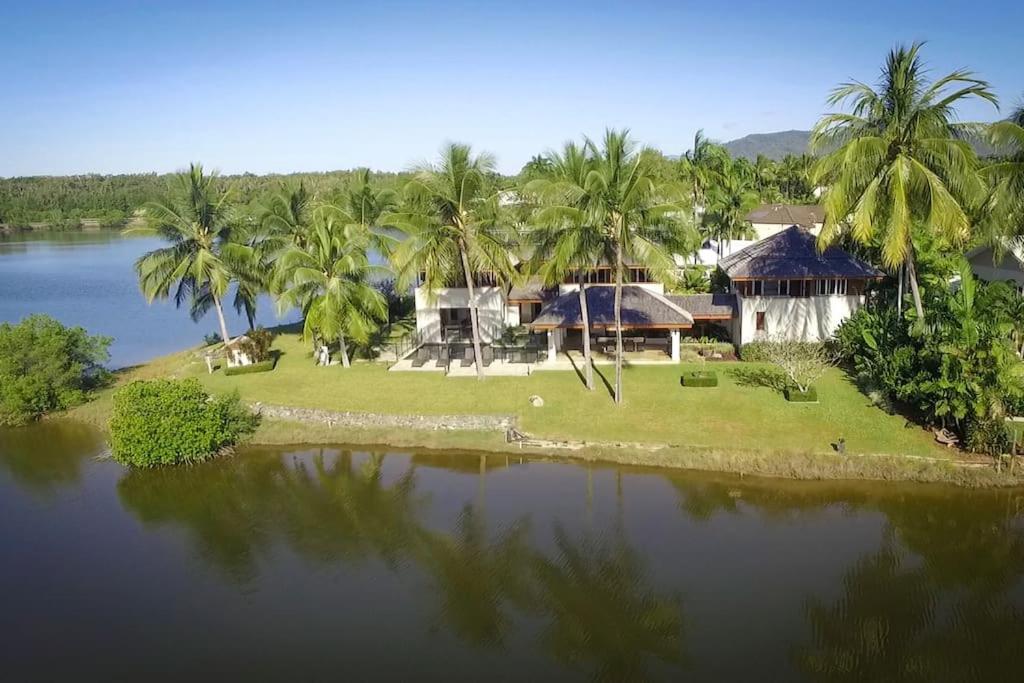 22 Ruby Close - Lakeside Home in Port Douglas - Housity