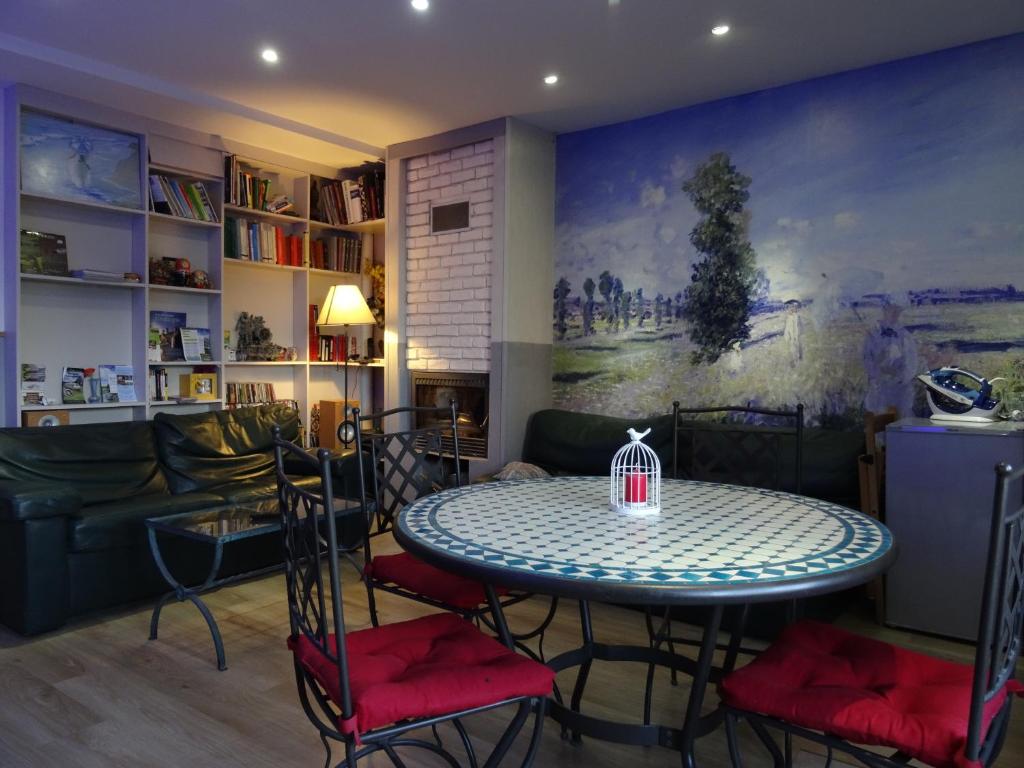 Posezení v ubytování Datcha Bourguignonne, Chambres & Gîte