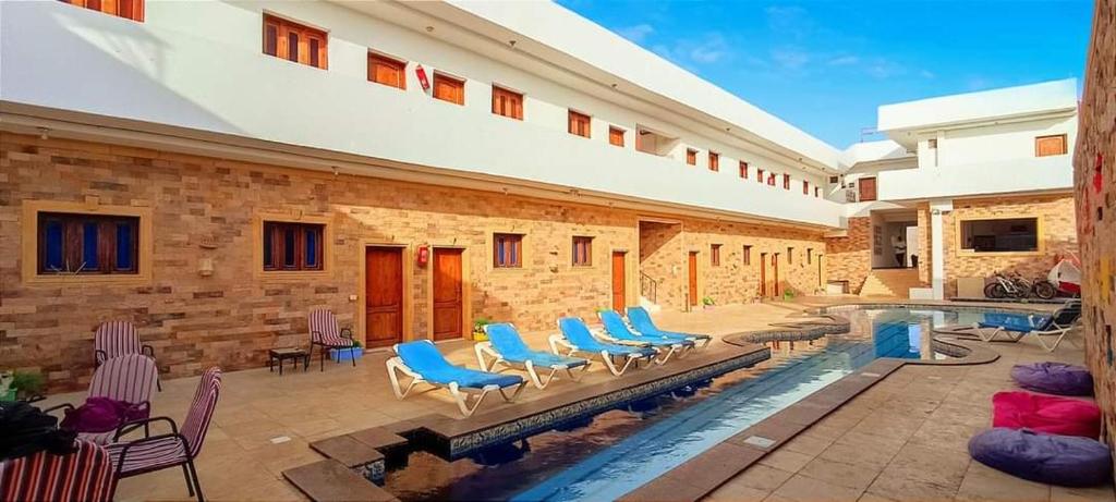 Bazén v ubytování Carmine Hotel Dahab nebo v jeho okolí