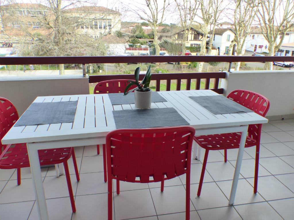 Photo de la galerie de l'établissement Résidence OPALINE. Bel appartement avec grande terrasse pour 4 personnes, à Capbreton