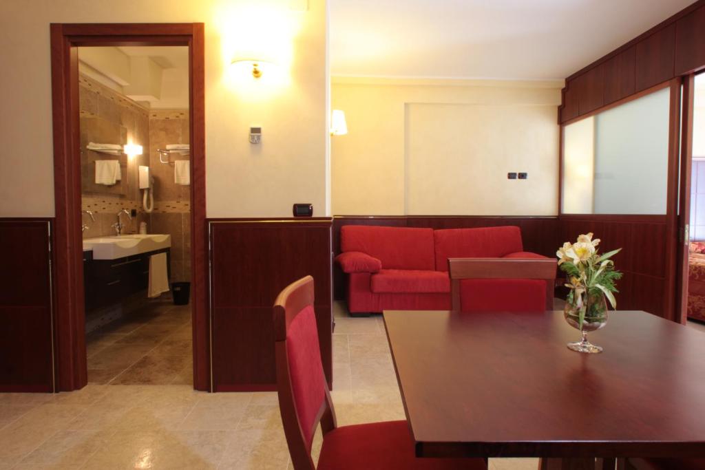 Posezení v ubytování Hotel Relais dei Normanni