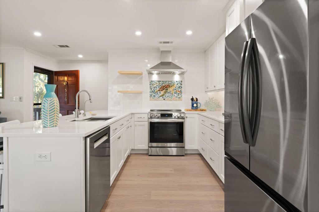 Η κουζίνα ή μικρή κουζίνα στο Harbour Oaks, Unit 506