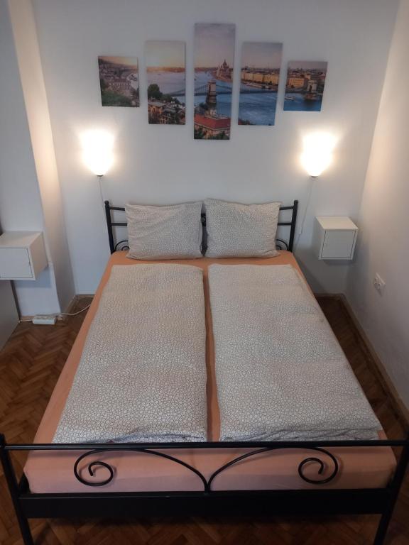 Posteľ alebo postele v izbe v ubytovaní Budapest A+ Apartment