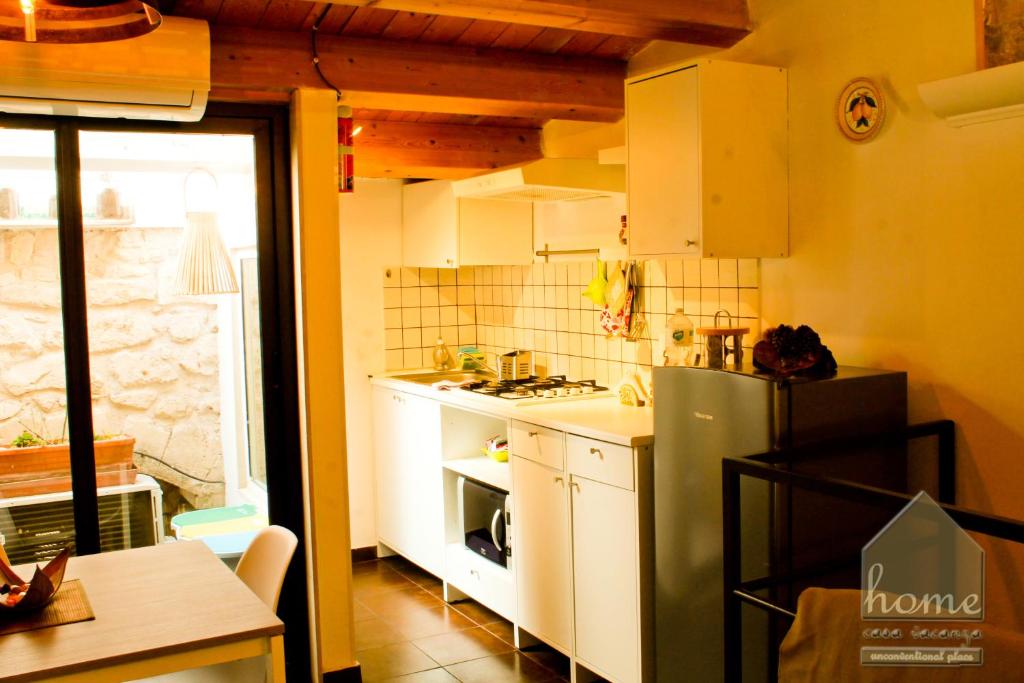 Kuchnia lub aneks kuchenny w obiekcie Casa vacanza home Ragusa
