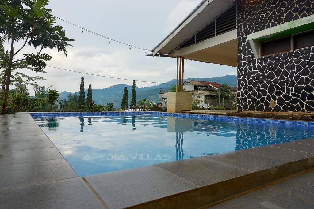 Villa DBusso Apedia, 3 BR, SP, Billiard, Karaoke, Kopo 2 (updated