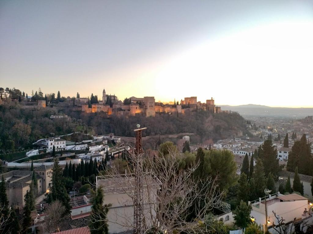 Apartamentos miradores de Granada vistas Alhambra y Albaicín Histórico - Appartement Avec Vue Sur Montagne