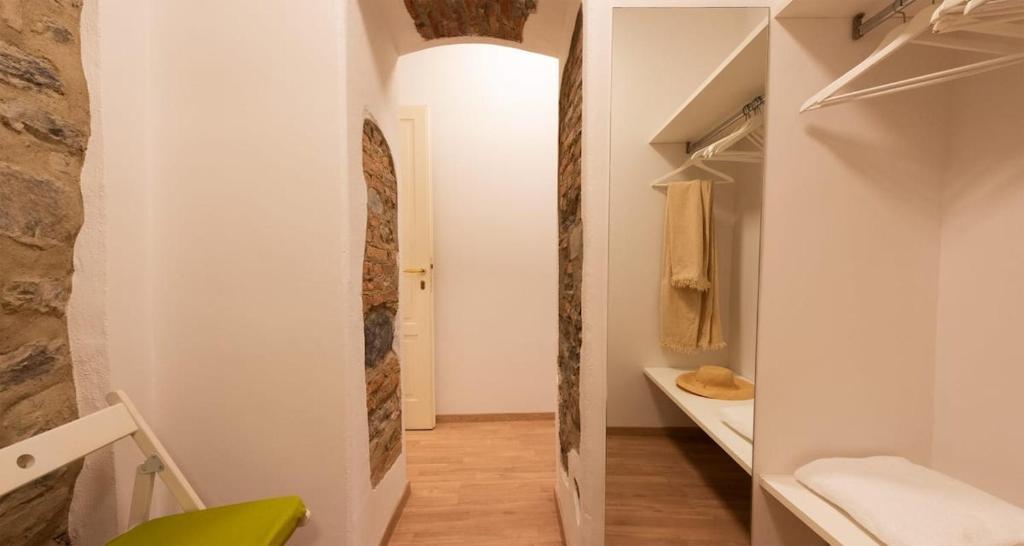 Russomanno Apartments - 8