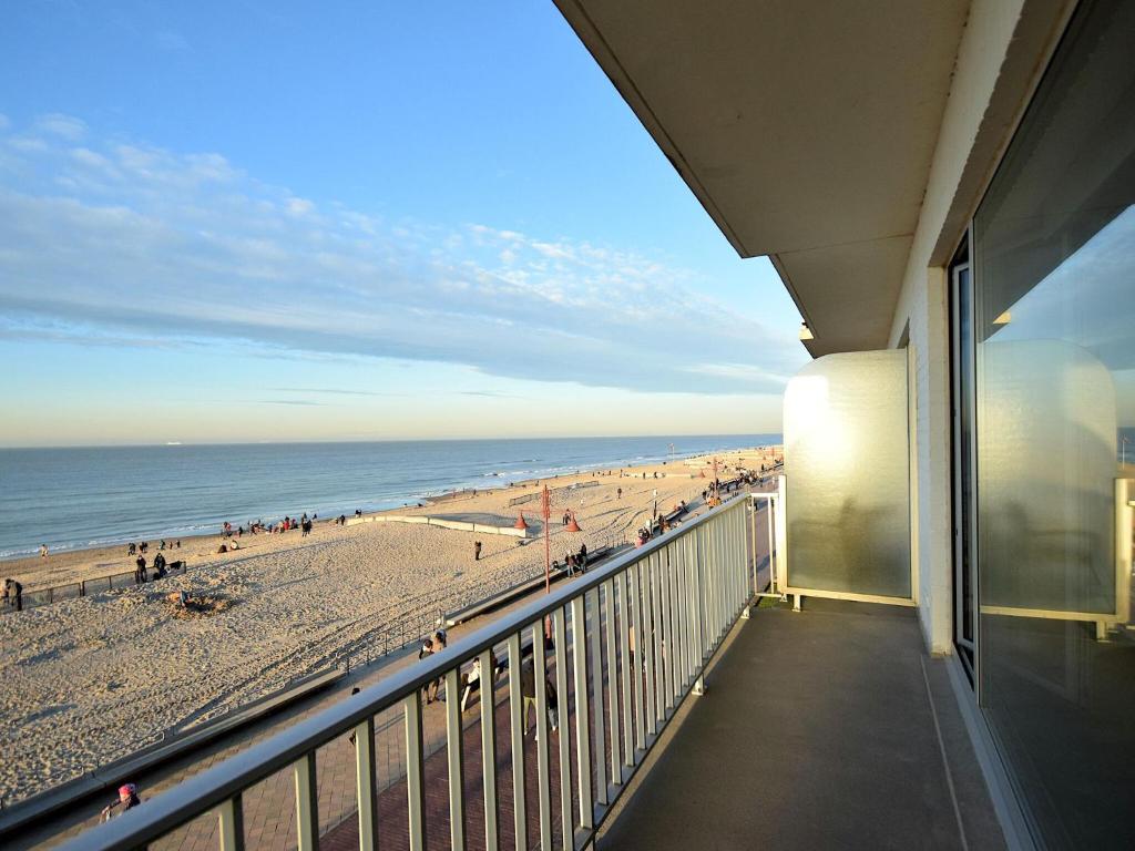 Golden beach 0203 with sea-view in De Haan, De Haan (updated  