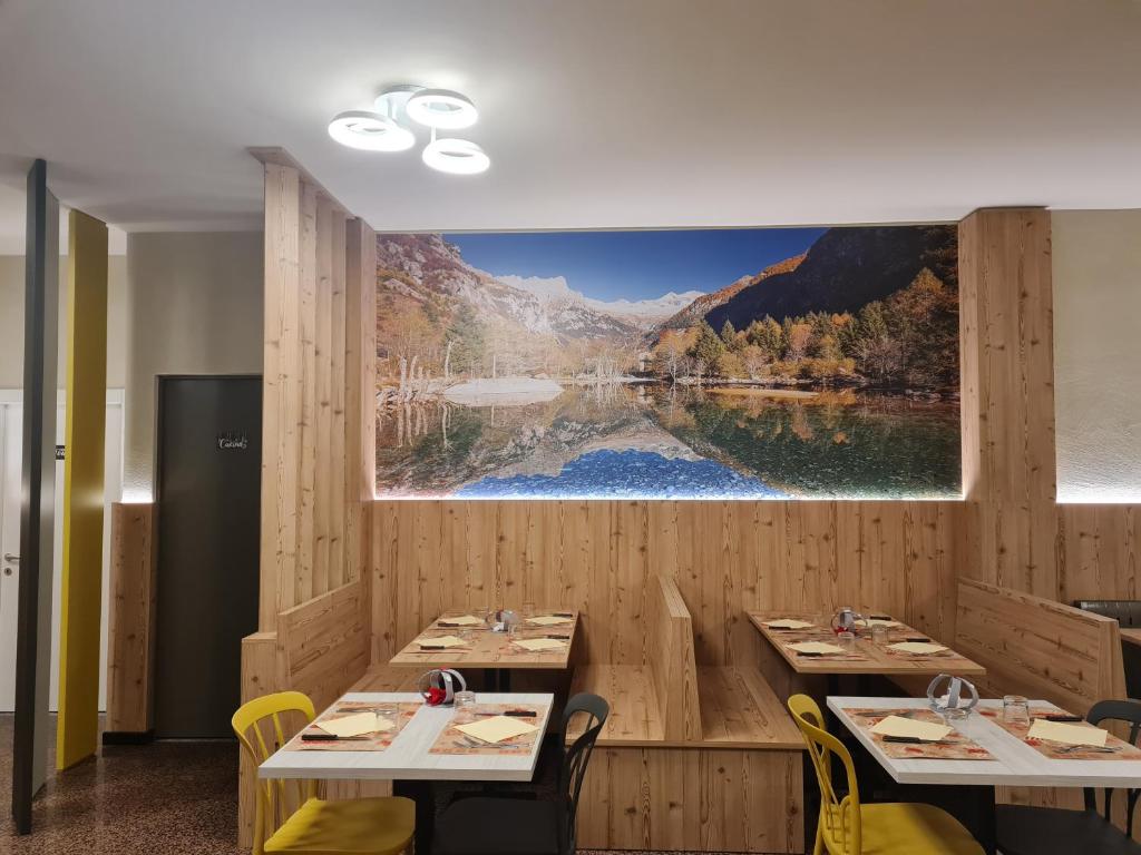 Restaurace v ubytování Hotel ristorante Bucaneve
