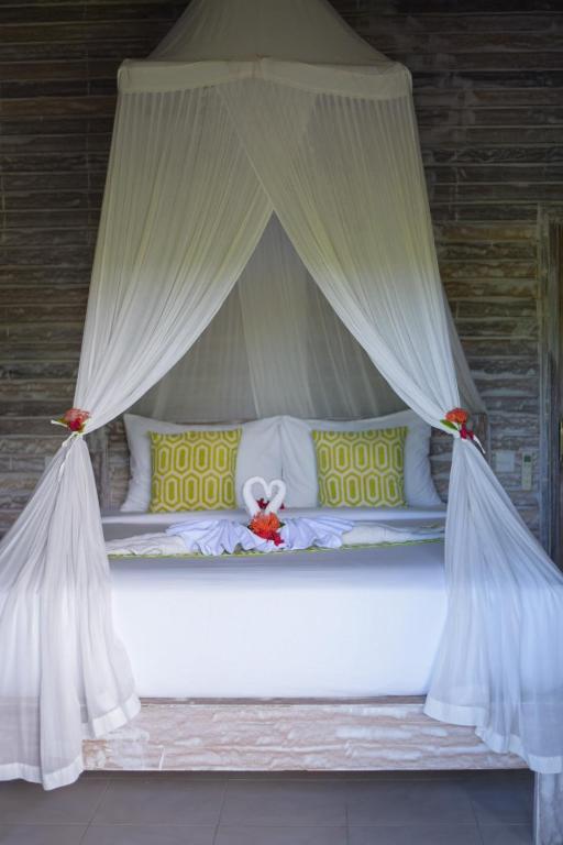 Mesari Hut Lembongan - 1