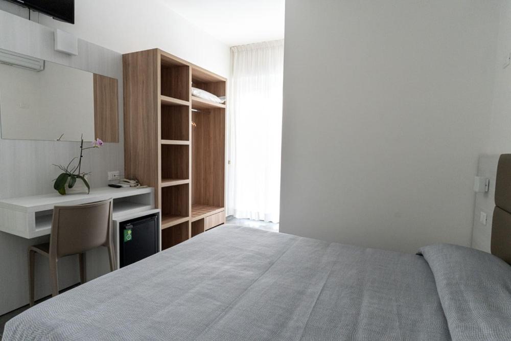 Kuchyň nebo kuchyňský kout v ubytování Hotel Eugenio