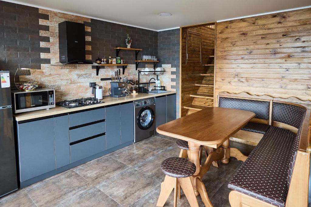 Køkken eller tekøkken på Karakol Resort