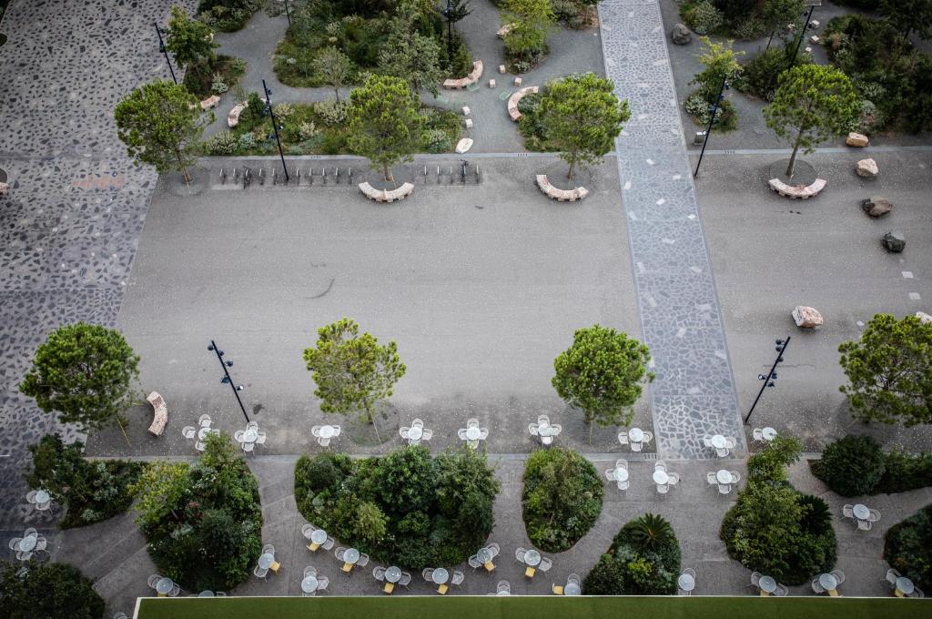 Tirana International Hotel & Conference Center с высоты птичьего полета