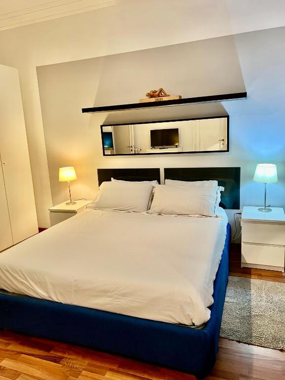2 Bedroom Flat at just 4 tube stops from Coliseum
