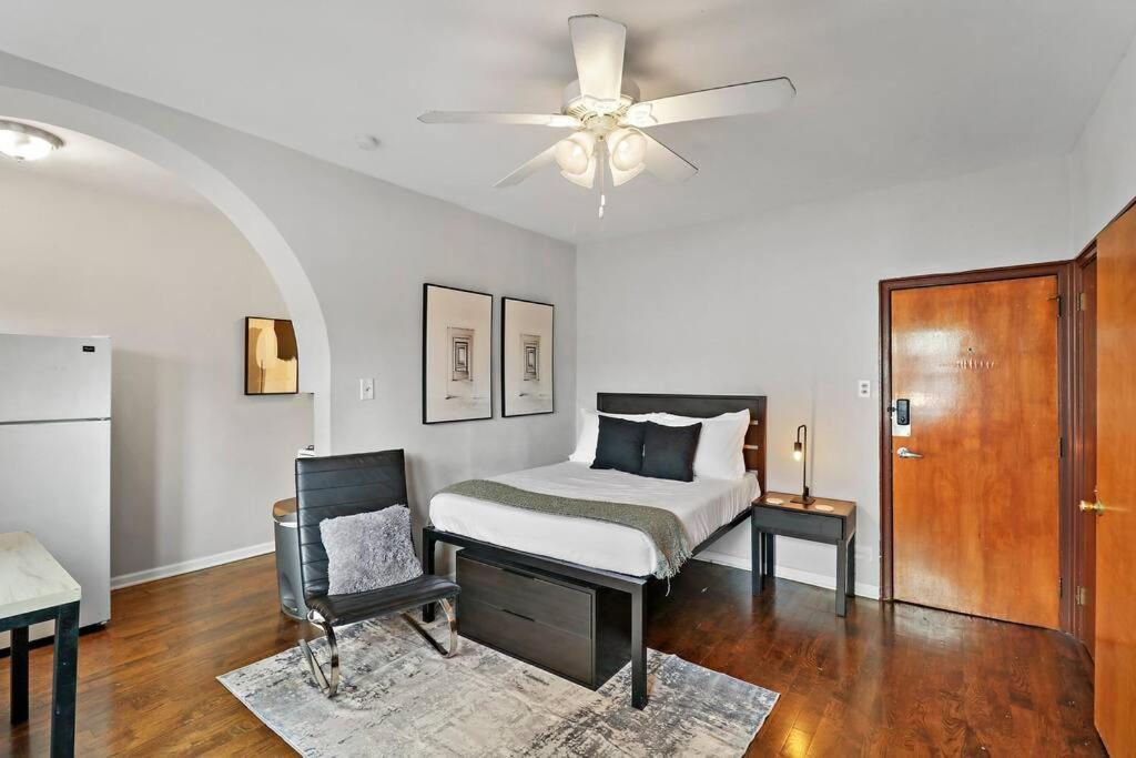 Gallery image of Stylish Studio Apt in Chicago - Dorchester 209 in Chicago