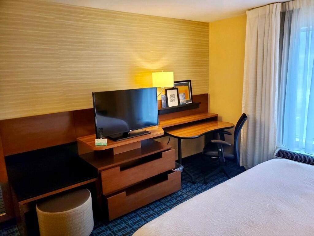 Fairfield Inn & Suites by Marriott Belle Vernon - Habitación King