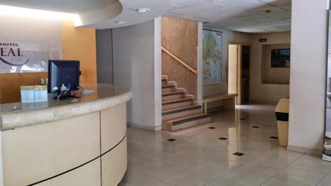 TV a/nebo společenská místnost v ubytování Hotel Montreal