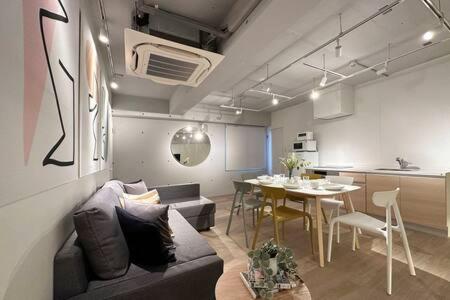Posezení v ubytování bHOTEL Art Bldg - Stylish Apartment Very Good Location