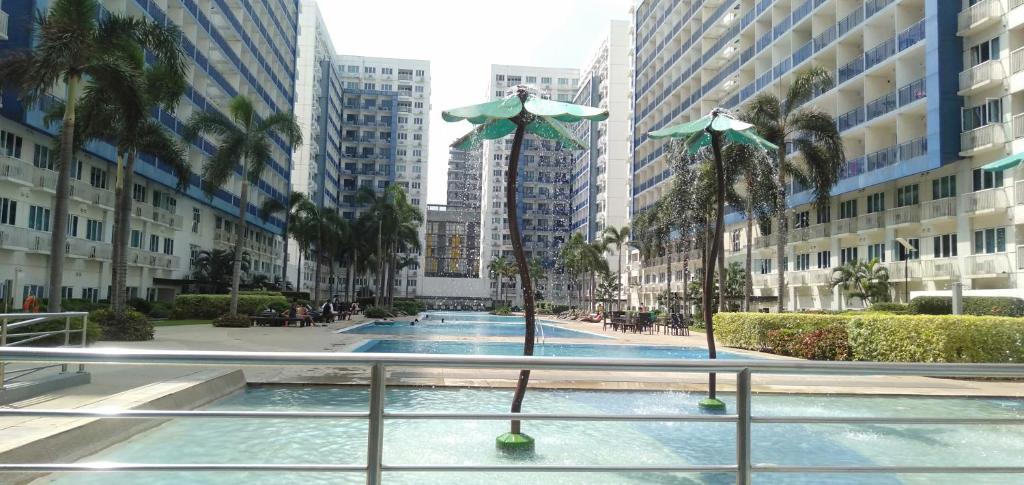 The swimming pool at or close to Sea Residence MOA by mitch