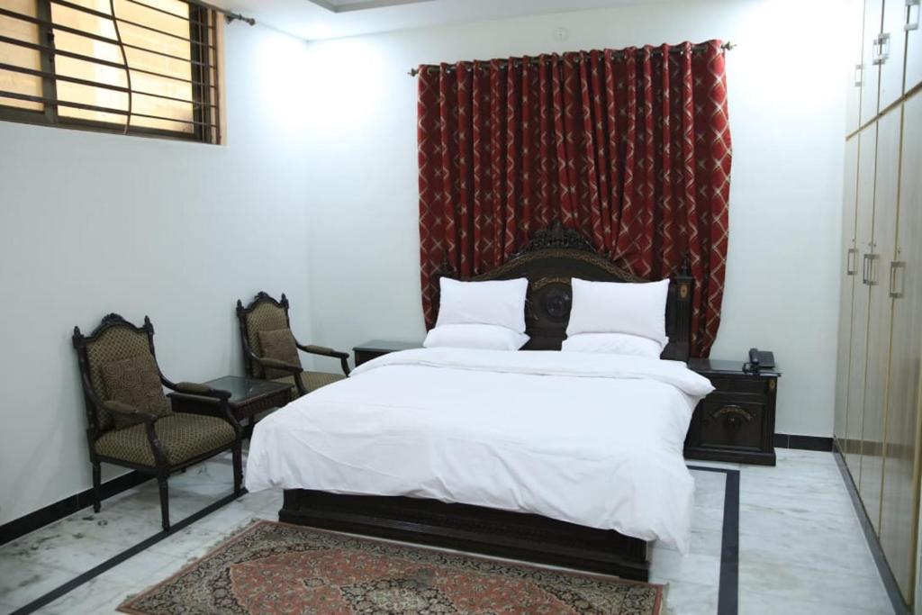 Pramier Inn Near Agha Khan Hospital - Housity