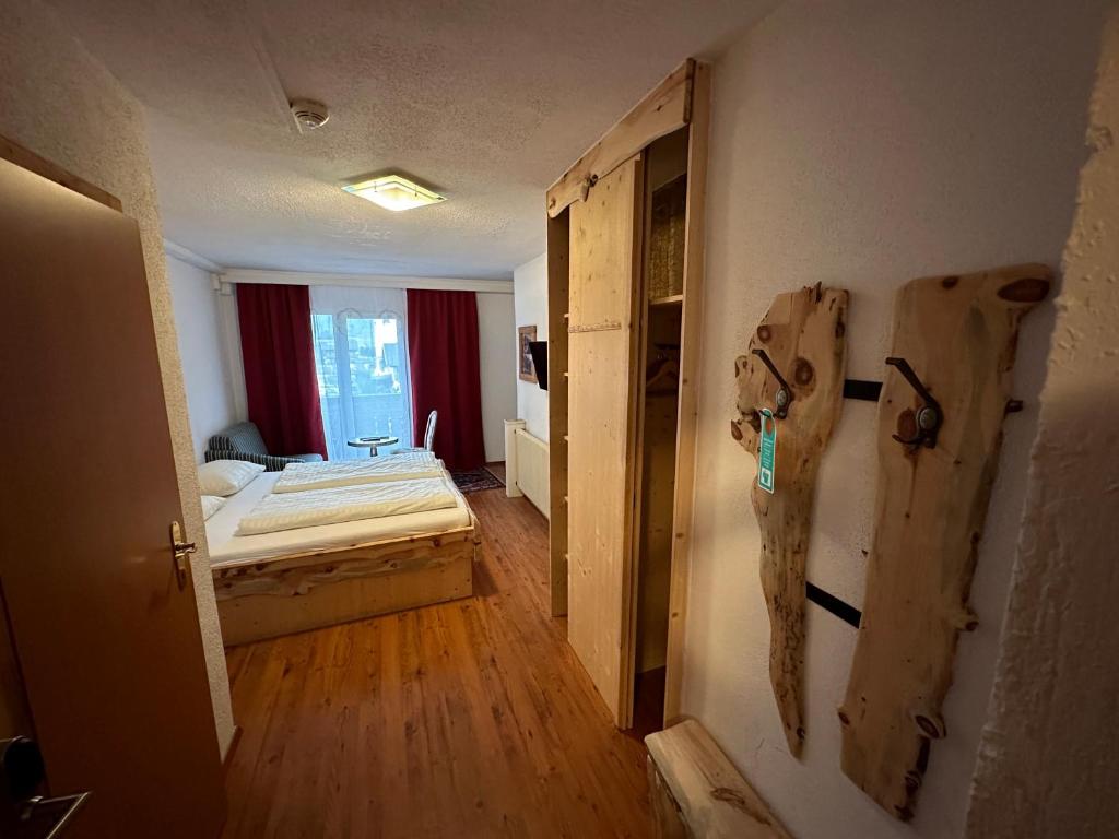 Ein Bett oder Betten in einem Zimmer der Unterkunft Gasthof zum Löwen