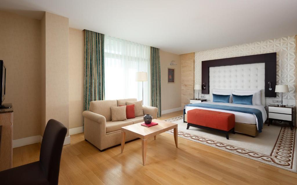 Posezení v ubytování Badamdar Hotel and Residences