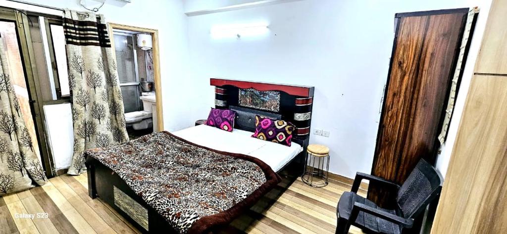 Легло или легла в стая в Krishna sevak