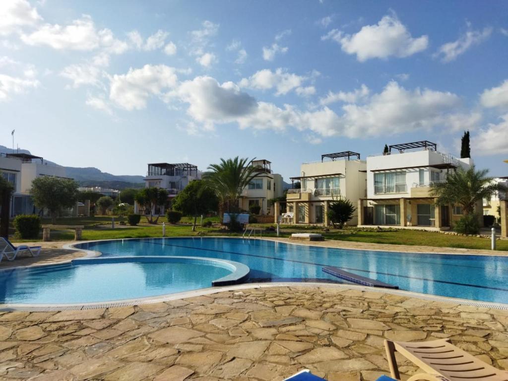 Swimming pool sa o malapit sa Turtle Bay Village Garden Girne/Esentepe