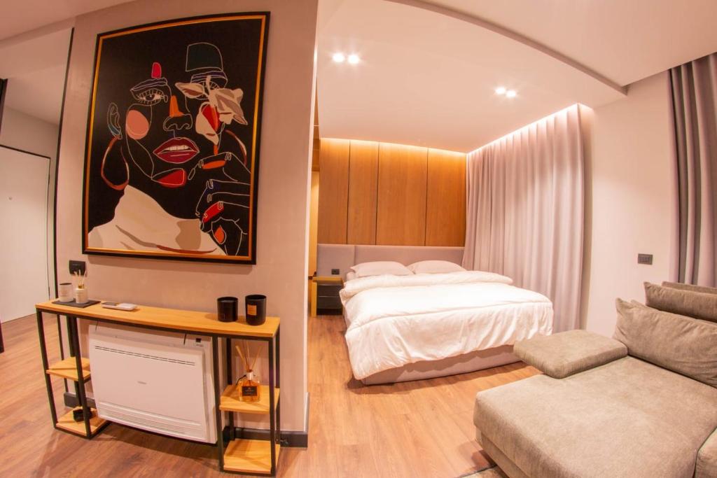 Ezekiel Luxury Suite - Image 1